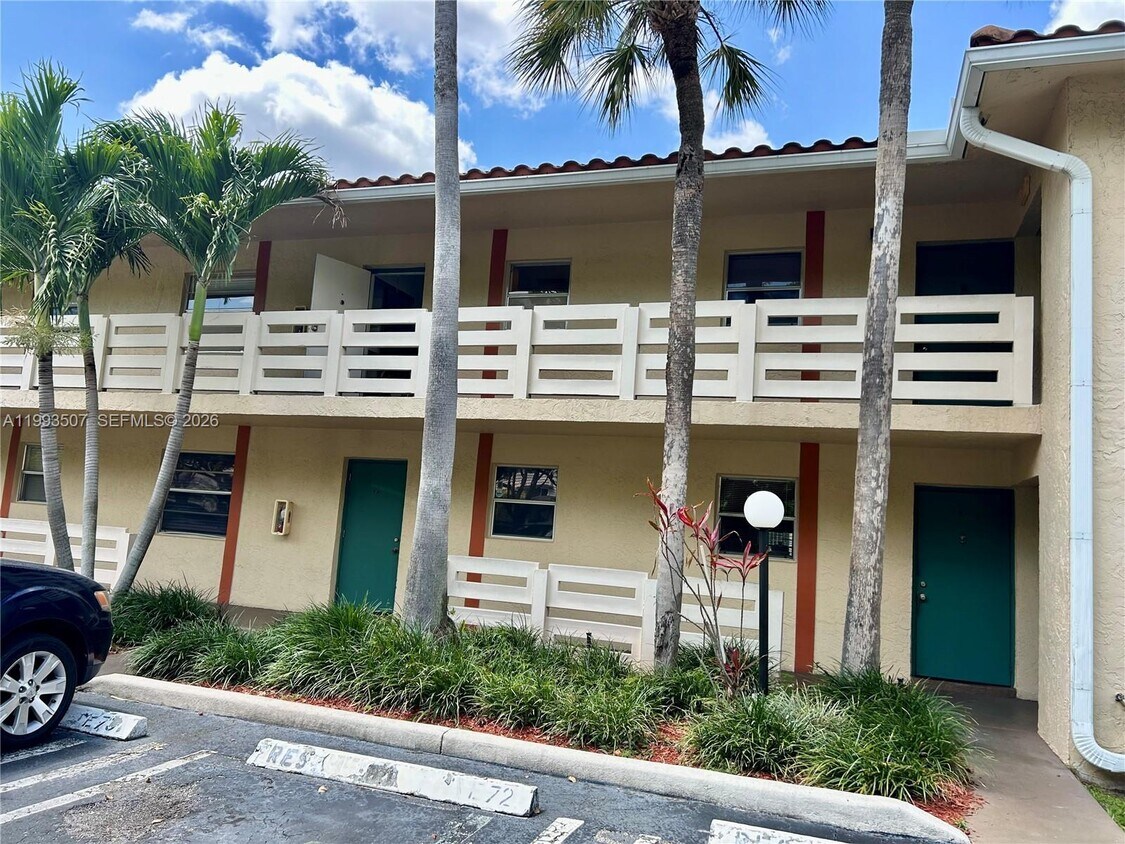 Foto del edificio - 3282 NW 102nd Terrace