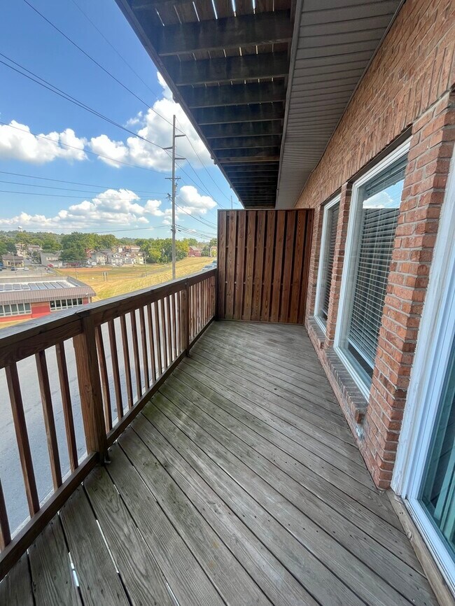 Foto del edificio - 3-Bedroom Townhome