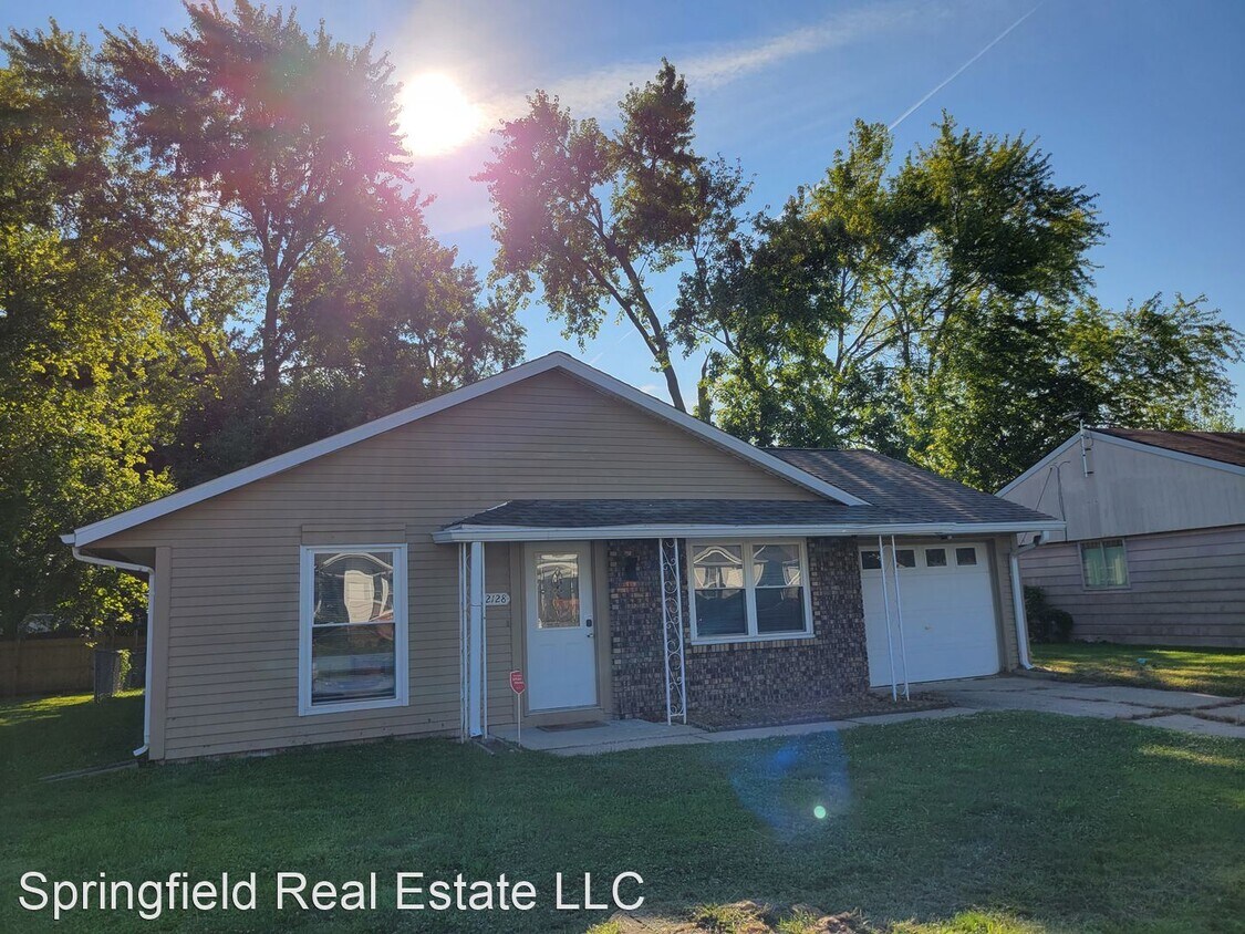 4 br, 1.5 bath House 2128 Stonehenge Rd House Rental in Springfield