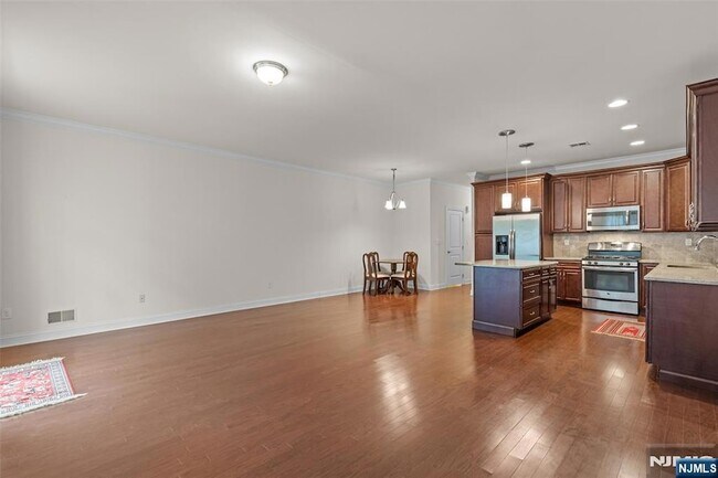 Foto del edificio - 52 Parkside Dr