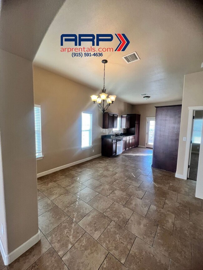 Foto del edificio - Beautiful East Side Home in a Gated Community