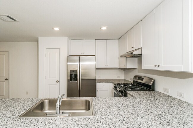 Building Photo - 5949 Vestige Bnd, Bulverde, TX