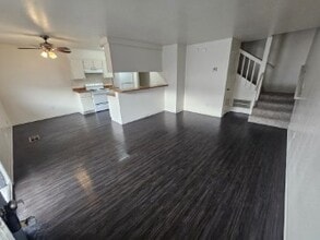 Building Photo - 504 Jeanell Dr