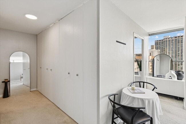 Foto del edificio - 3550 N Lake Shore Dr