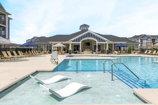 Building Photo - The Retreat at Knoxville