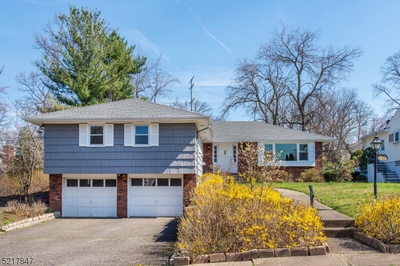 Primary Photo - 60 Churchill Dr