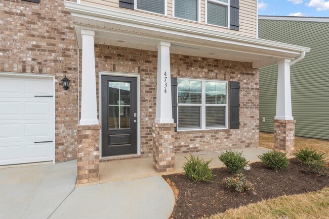 Building Photo - 4734 Willow Bluff Cir