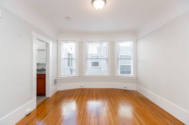 Building Photo - 1163 Pine St
