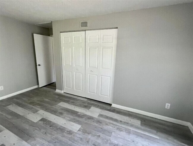 Building Photo - 1458 40th Ave