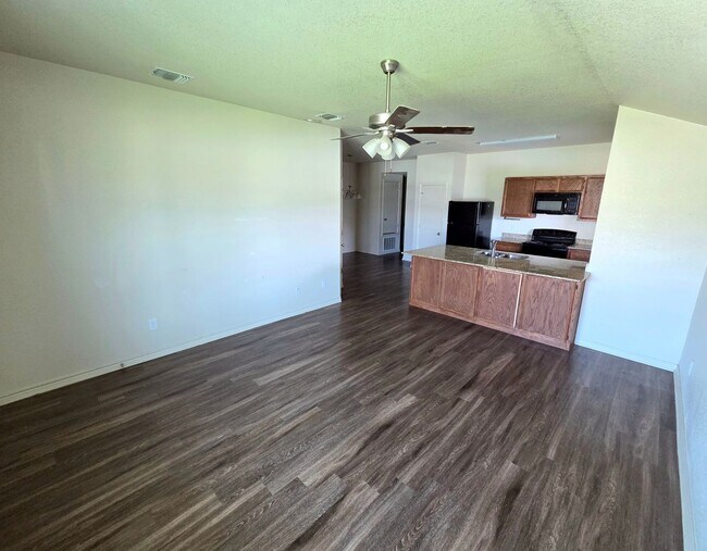 Foto del edificio - AVAILABLE NOW! (SECTION 8 ACCEPTED)