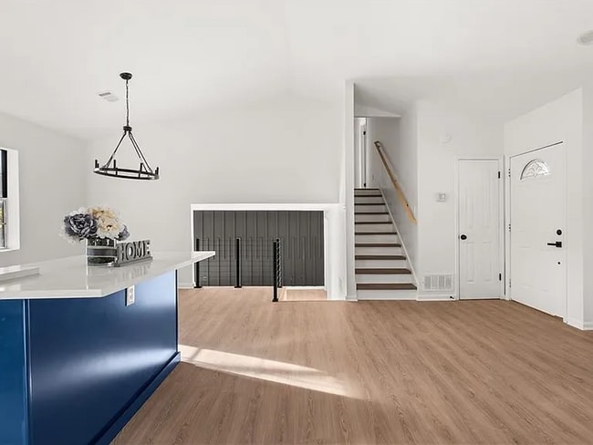 Foto del edificio - 4933 Parkwest Dr