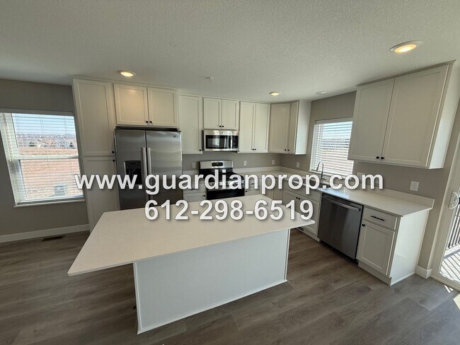 Foto del edificio - Luxury New Construction Townhouse, End Unit, Lower Family Room w/Walkout, 4 Baths, Loft Area