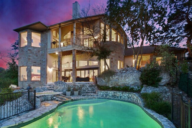 Building Photo - 13902 Panorama Dr