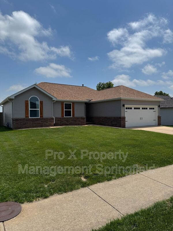 Building Photo - 1150 S Mahogany Rd
