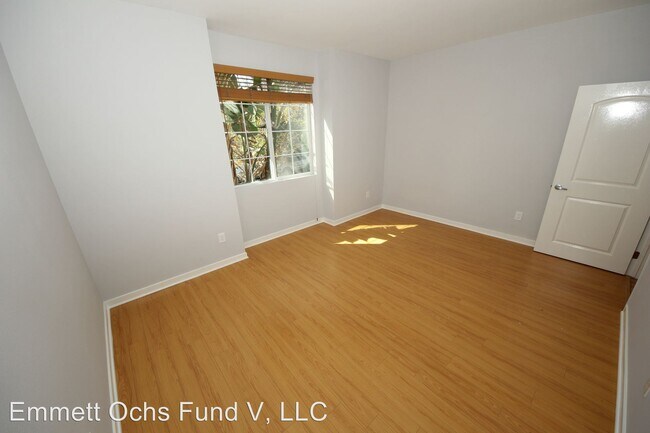 Building Photo - 7070 Flight Ave