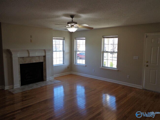 Foto del edificio - 5001 Frankford Dr SE