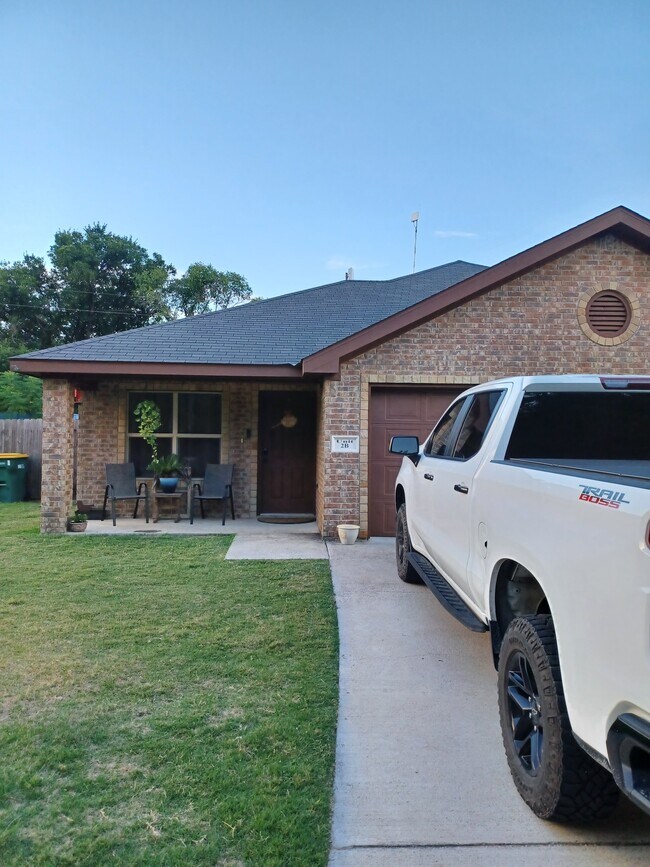 Foto del edificio - 809 Golf Course Rd