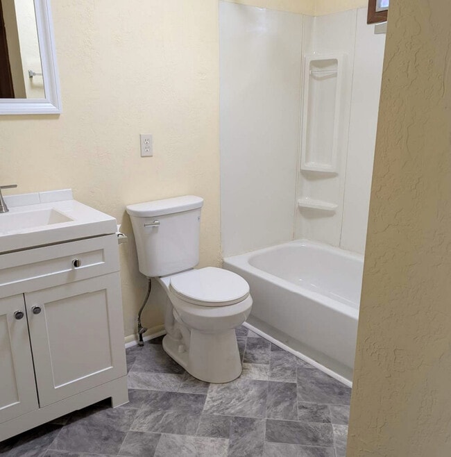 Bathroom - 2416 N Main St