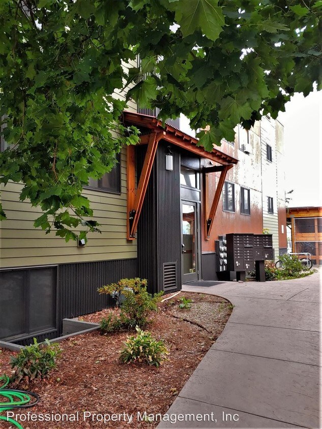 Primary Photo - 2 br, 1 bath House - 1010 W Pine St - 203