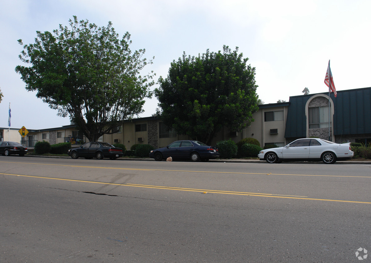 Building Photo - Regency Centre Apartments