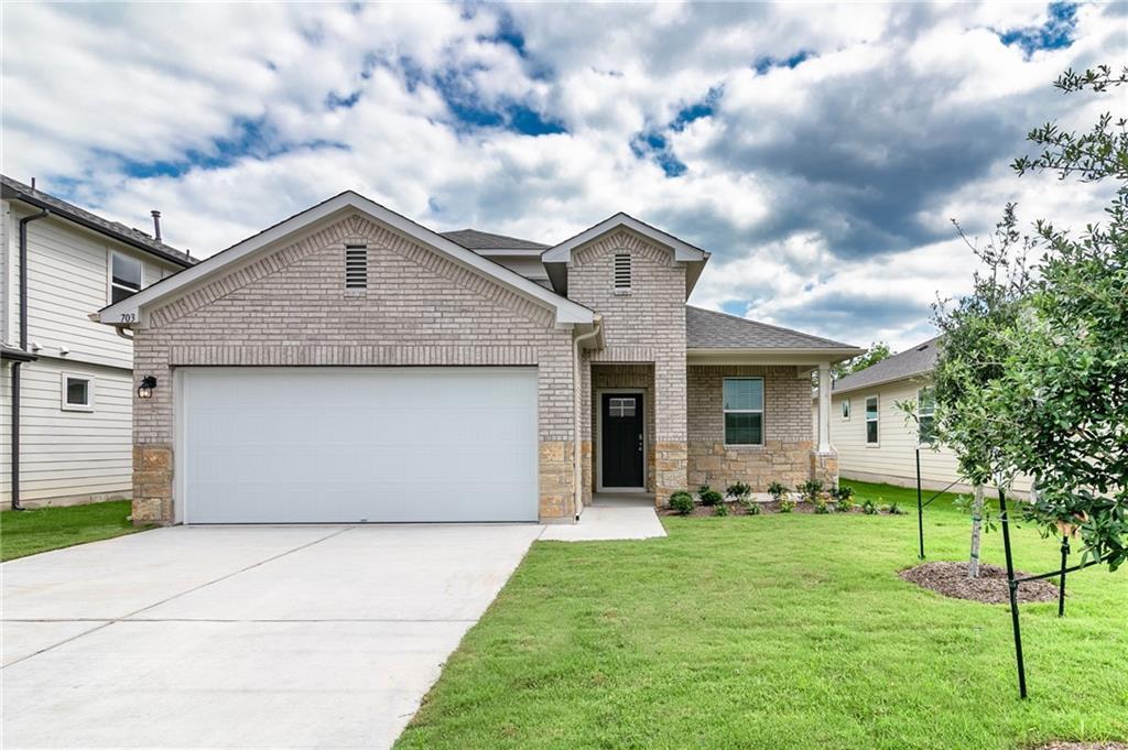 Foto principal - 703 Bluffview Dr.