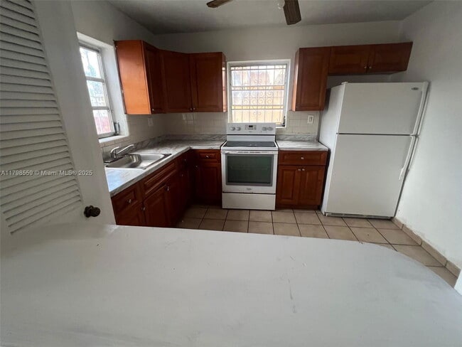 Foto del edificio - 1770 SW 6th St