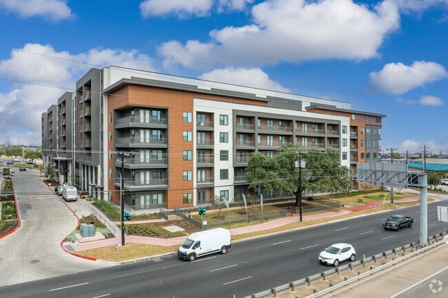 Building Photo - Presidium 183