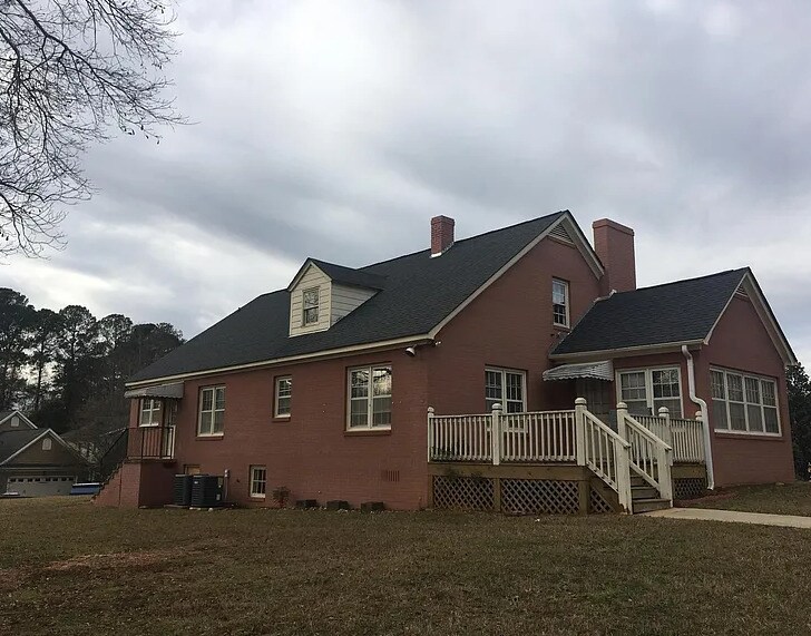 Primary Photo - 240 Cedar Pointe Dr