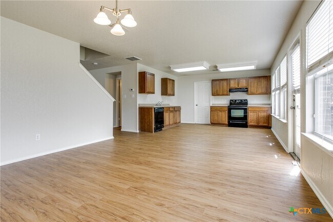 Building Photo - 10542 Manor Creek