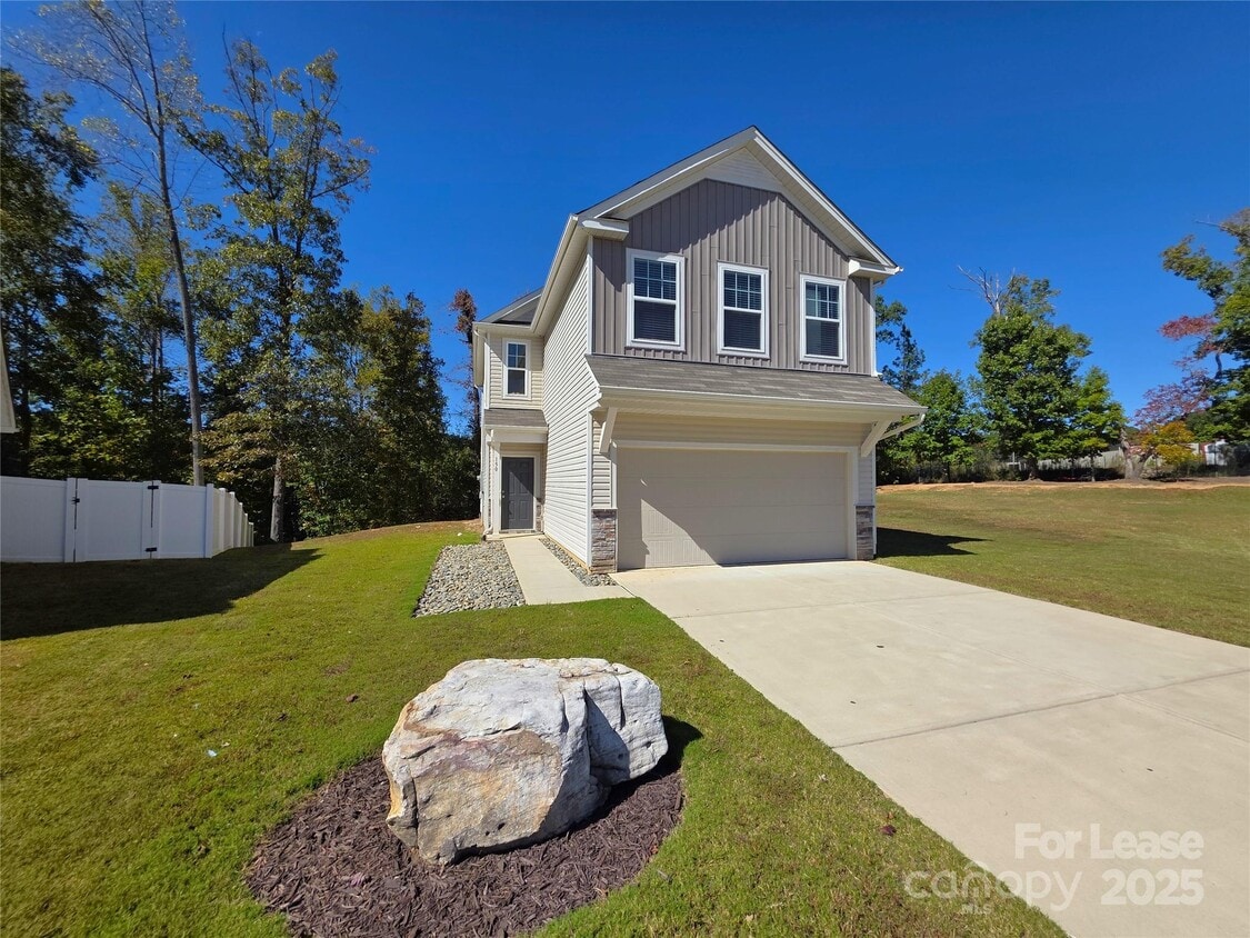 Primary Photo - 150 Pin Oak Ct