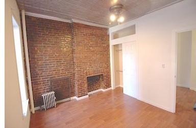 Building Photo - 349 E 109th St