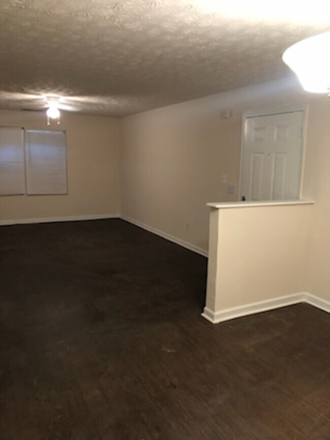 Building Photo - 16102 Waldrop Cove