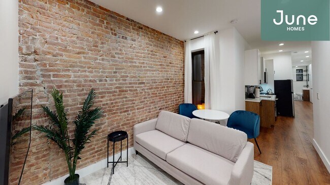 Building Photo - Room Only in 4-bed/2.0-bath Home