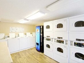 Building Photo - Lynn Haven Cove Apartments