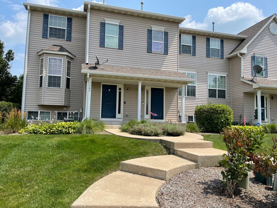 1391 Chestnut Ln, Yorkville, IL 60560 Townhome Rentals in Yorkville