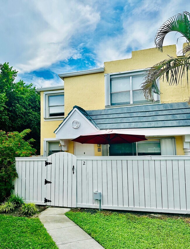 Unit entry - 4580 SW 68th Court Cir