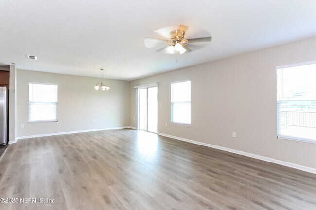 Building Photo - 2438 Sea Palm Ave