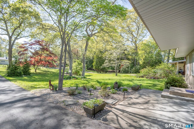 Building Photo - 18 Cedarwood Ln
