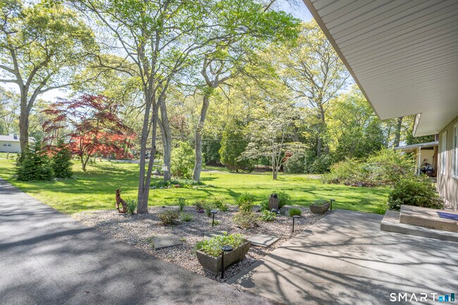Foto del edificio - 18 Cedarwood Ln