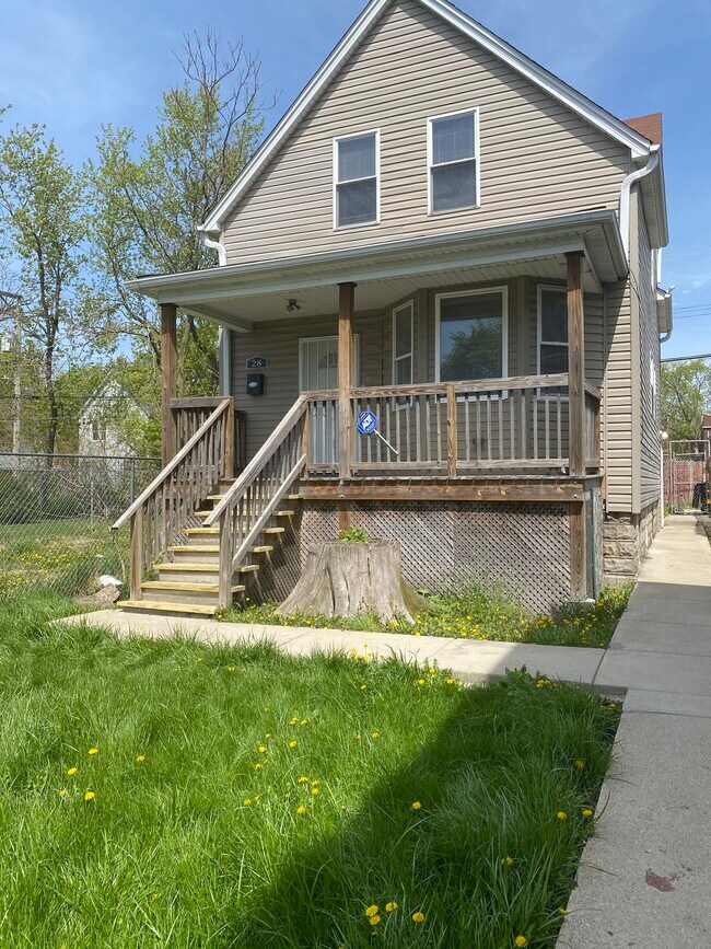 28 W 112th St Chicago Il House For Rent In Chicago Il Apartments Com