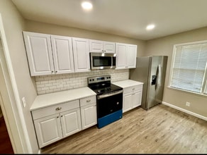 Building Photo - 4202 Cloverdale Dr NW