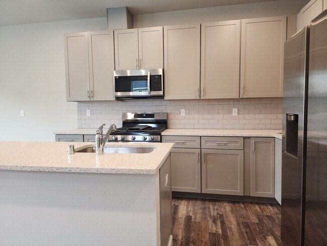 Foto del edificio - 15603 View Dr Ct SE