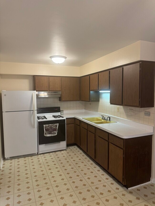 Foto del edificio - 10913 Keating Ave