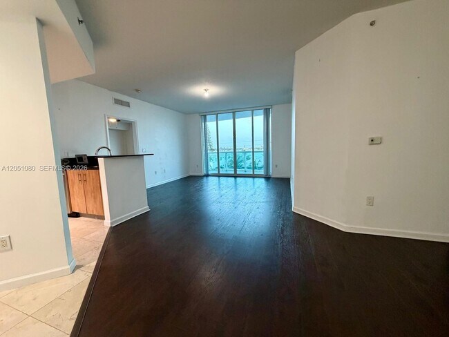 Building Photo - 7910 Harbor Island Dr