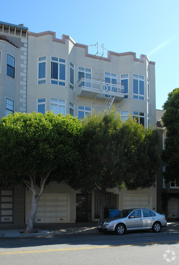 Primary Photo - 190 Cervantes Blvd