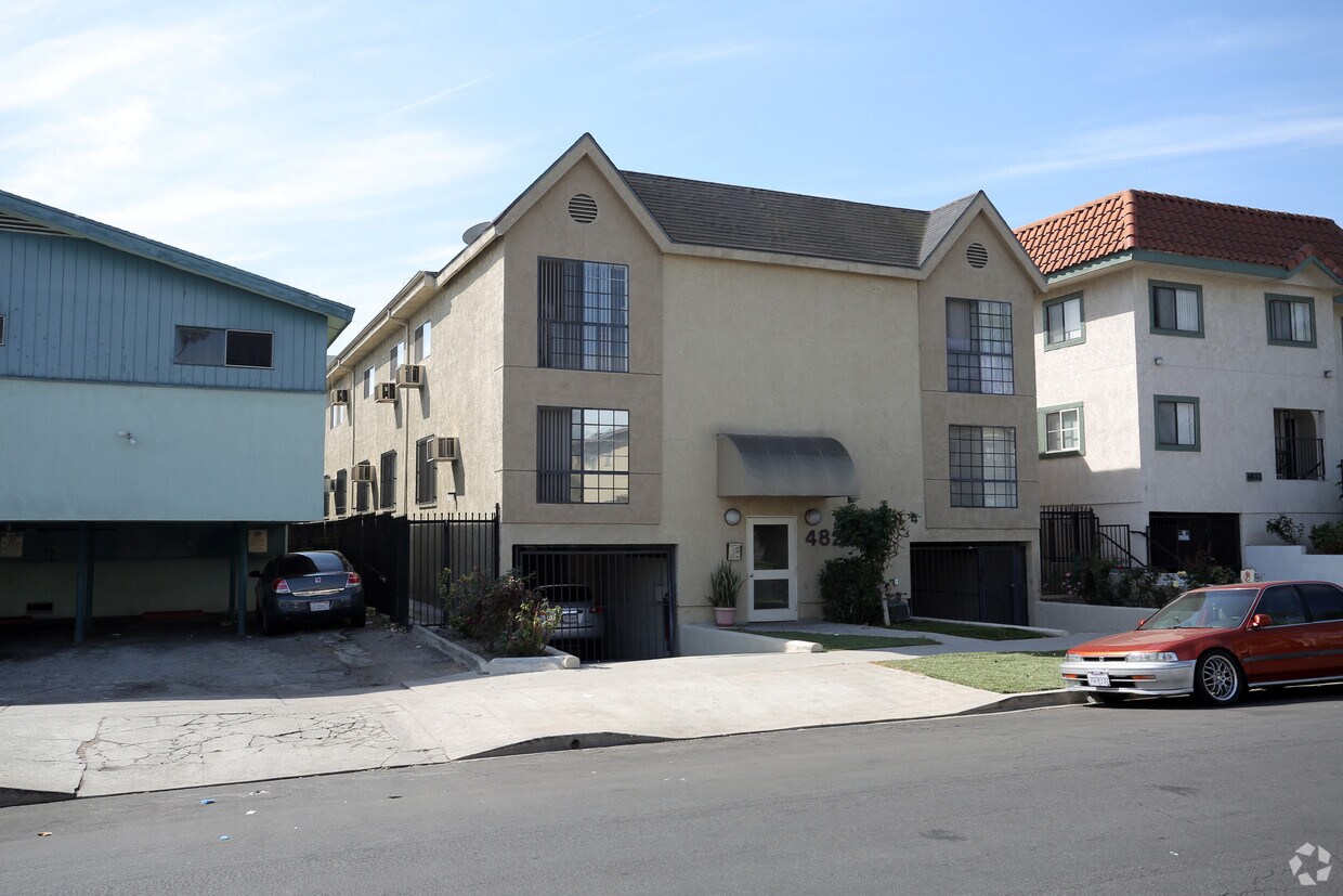 Primary Photo - 4826 Rosewood Ave