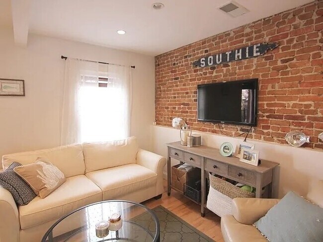 Foto del edificio - 764 E 6th St