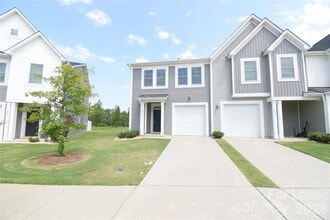 Building Photo - 220 Briana Marie Way