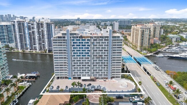 Building Photo - 2800 E Sunrise Blvd