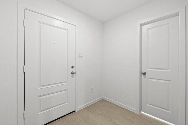 Building Photo - Stunning New Build in Hockley